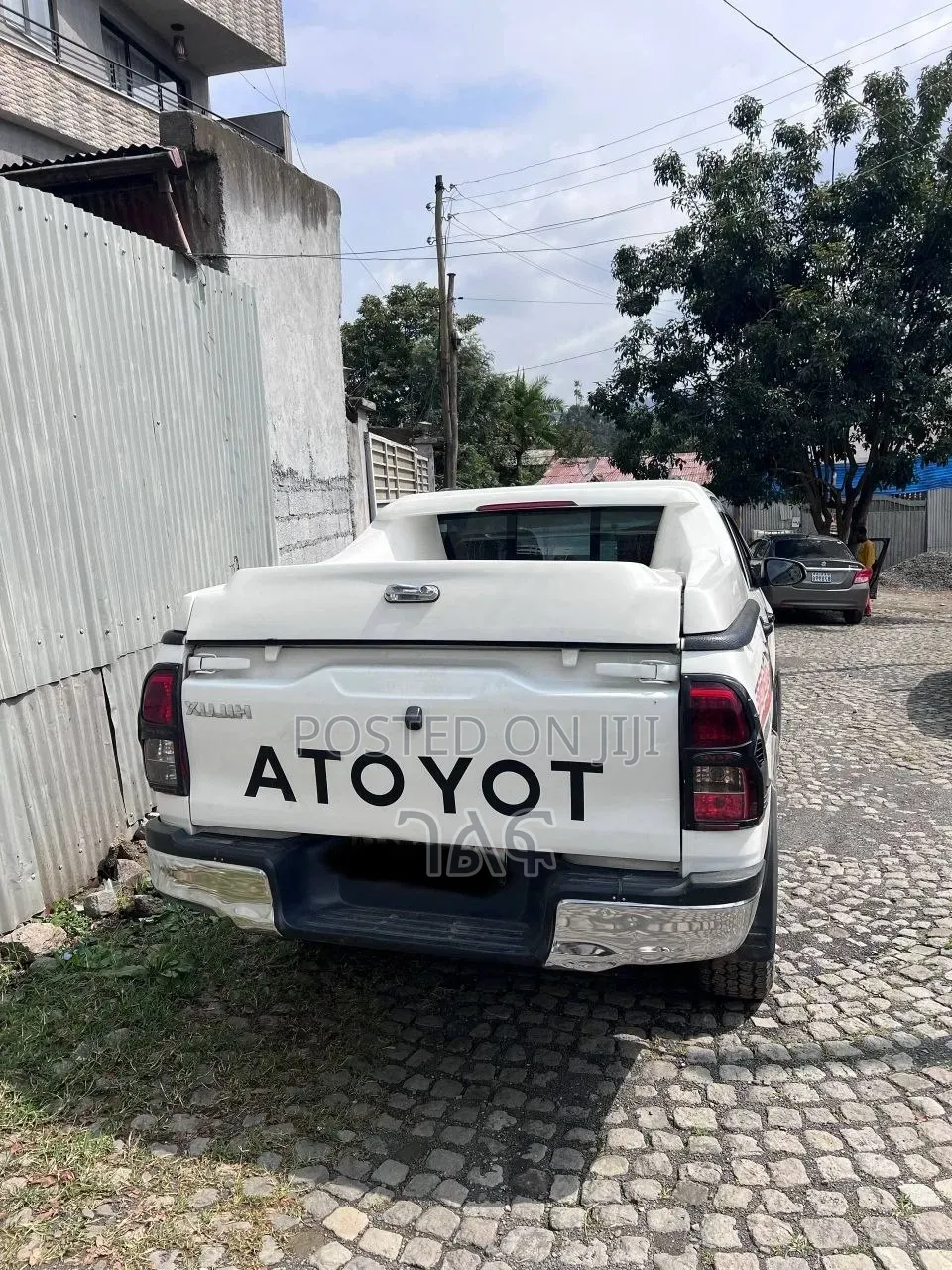 Toyota Hilux 2021 White