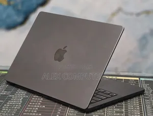 New Laptop Apple MacBook 16GB Apple M4 Pro SSD 512GB