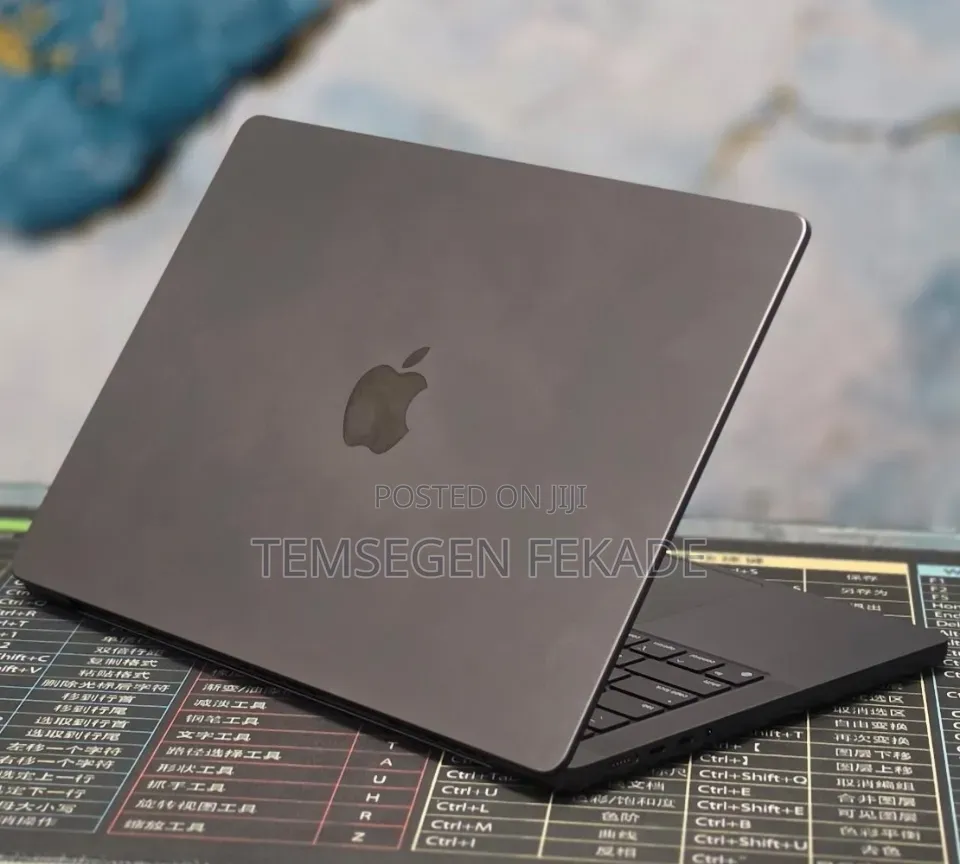 New Laptop Apple MacBook Pro 2024 M4 16GB Apple M4 Pro SSD 512GB