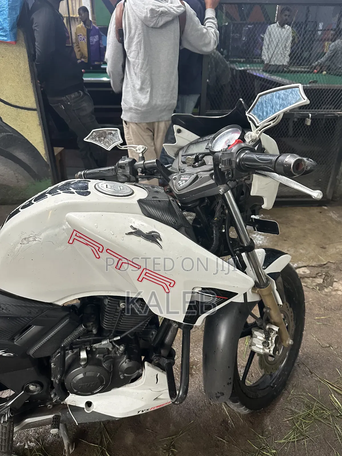 TVS Apache 180 RTR 2023 Black
