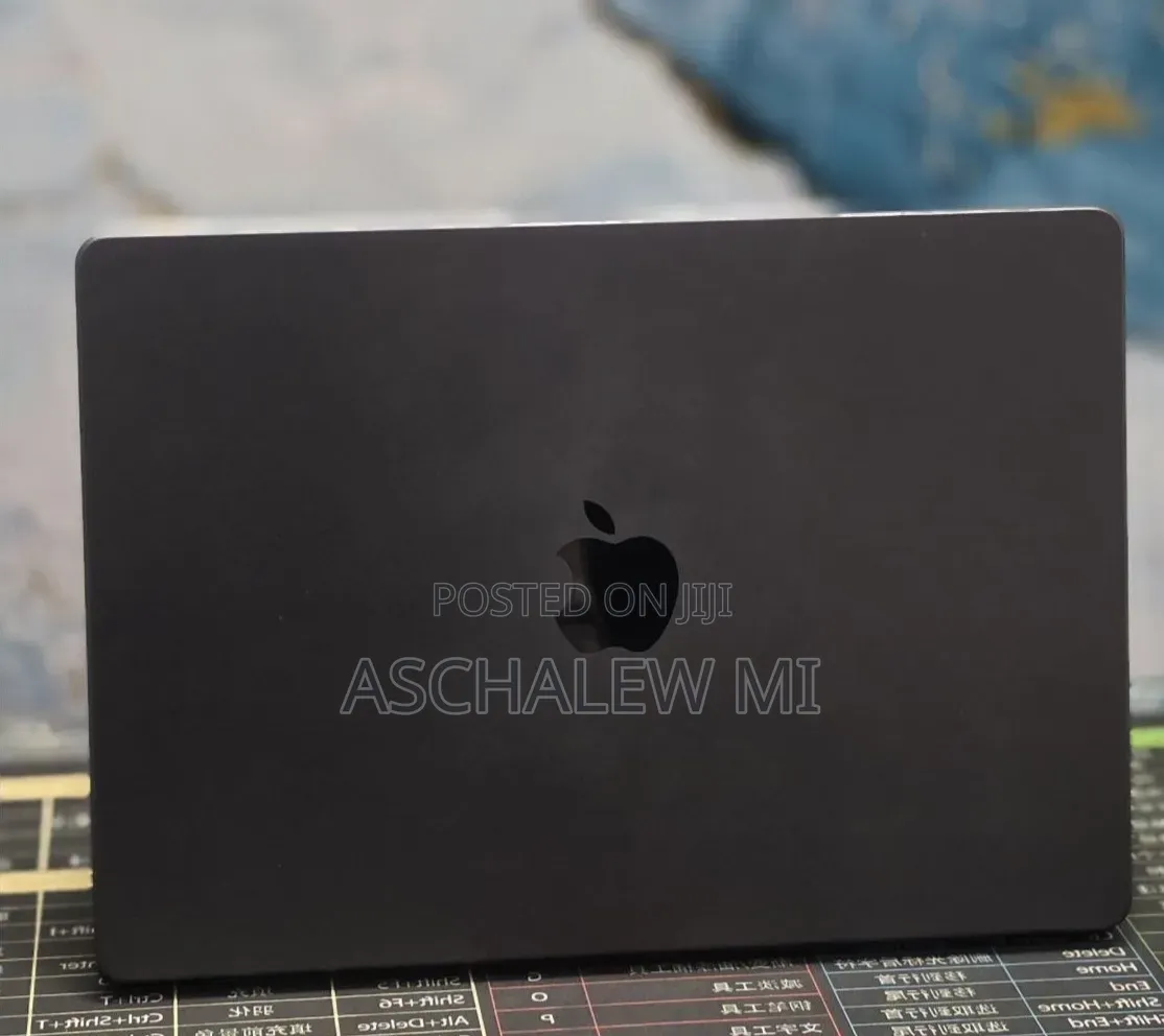 New Laptop Apple MacBook Pro 2024 M4 Pro 16GB Apple M4 Pro SSD 512GB