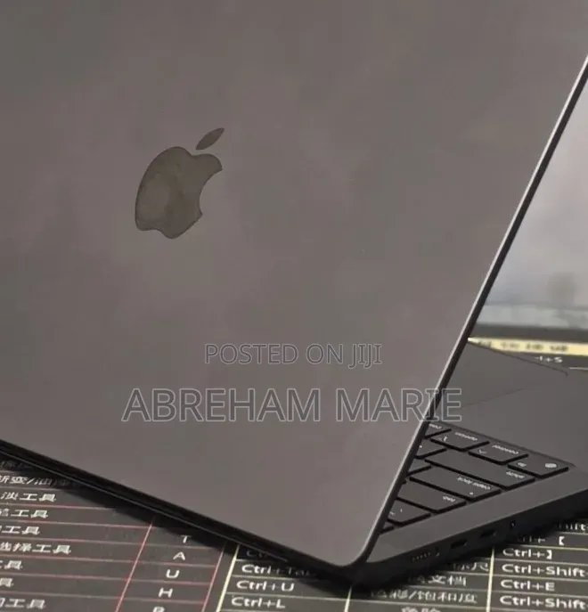 New Laptop Apple MacBook Pro 2024 M4 16GB Apple M4 Pro SSD 512GB