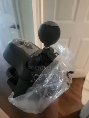 Logitech G29 Racing Wheel + Pedals Shifter (PS5/PS4/PC)