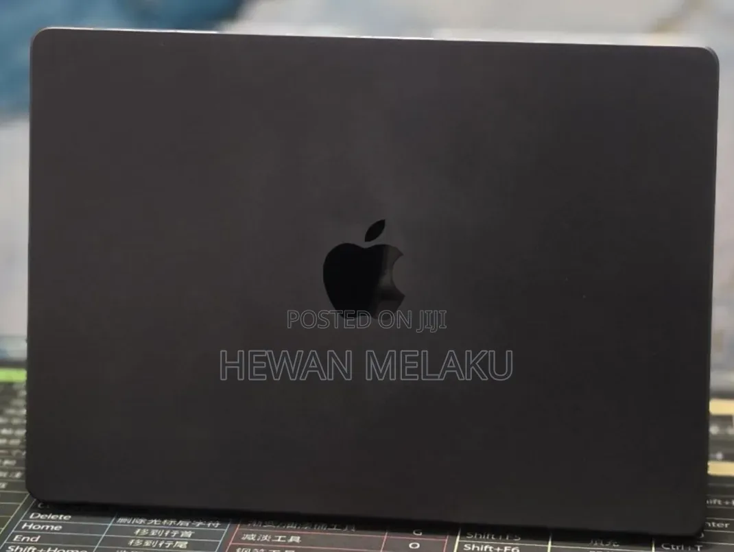 New Laptop Apple MacBook Pro 2024 M4 16GB Apple M4 SSD 512GB