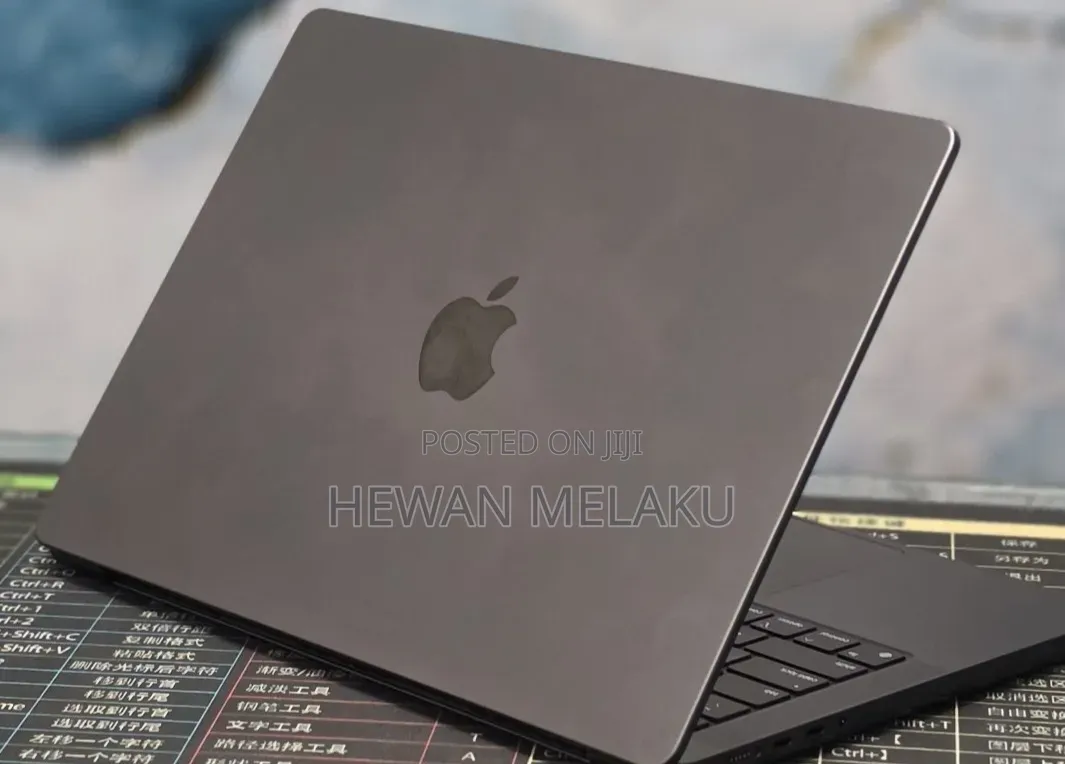 New Laptop Apple MacBook Pro 2024 M4 16GB Apple M4 SSD 512GB