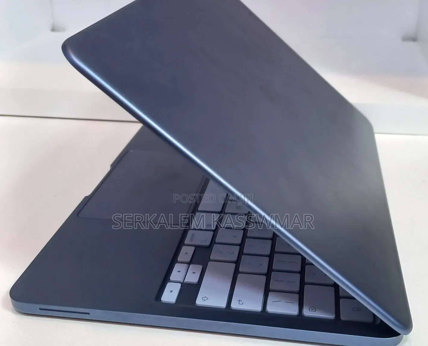 New Laptop Apple MacBook Neo 2026 8GB Apple M1 SSD 256GB