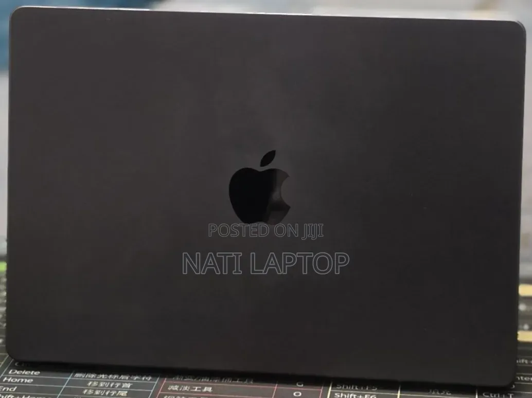 New Laptop Apple MacBook Pro 2024 M4 16GB Apple M4 Pro SSD 512GB