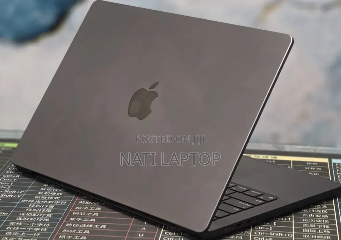 New Laptop Apple MacBook Pro 2024 M4 16GB Apple M4 Pro SSD 512GB