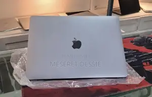 New Laptop Apple MacBook Pro 2021 M1 16GB Apple M1 Pro SSD 256GB