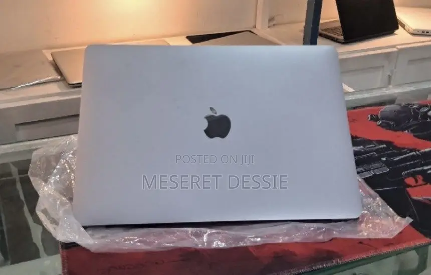 New Laptop Apple MacBook Pro 2021 M1 16GB Apple M1 Pro SSD 256GB