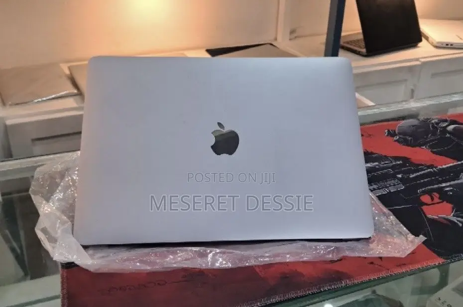 New Laptop Apple MacBook Pro 2021 M1 16GB Apple M1 Pro SSD 256GB