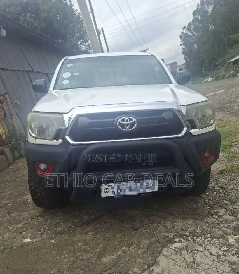 Toyota Tacoma 2015 White