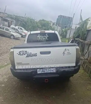Toyota Tacoma 2015 White