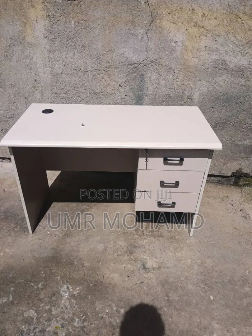 Local Office Table 1.20cm