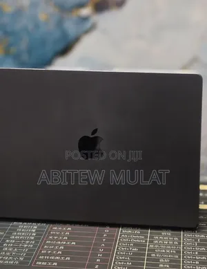 New Laptop Apple MacBook Pro 2024 M4 16GB Apple M4 SSD 512GB
