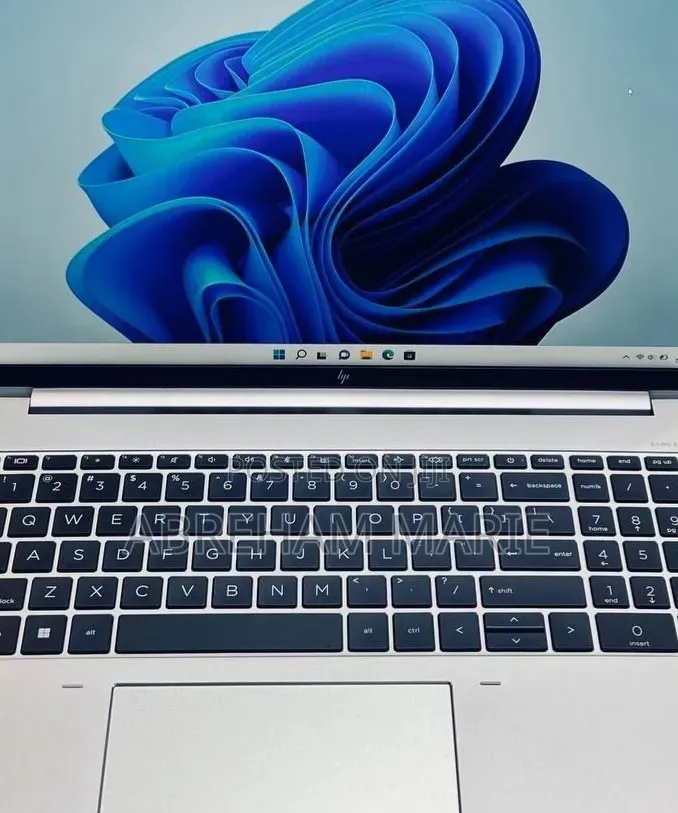 New Laptop HP EliteBook 860 G10 32GB Intel Core i7 SSD 1T