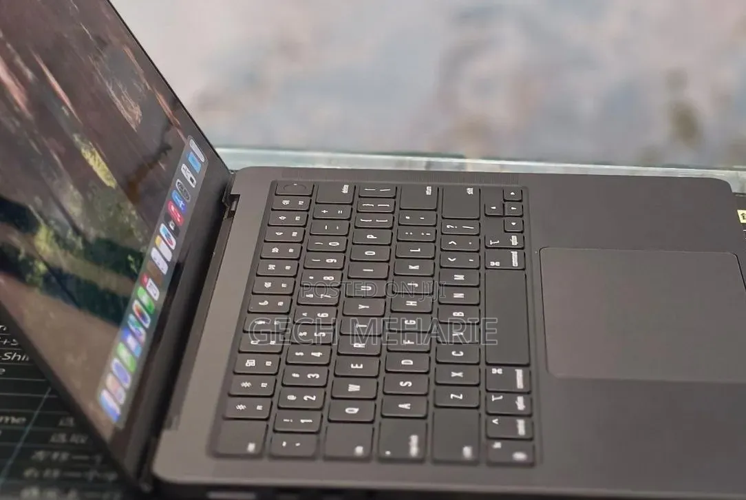 New Laptop Apple MacBook Pro 2024 M4 16GB Apple M4 Pro SSD 512GB