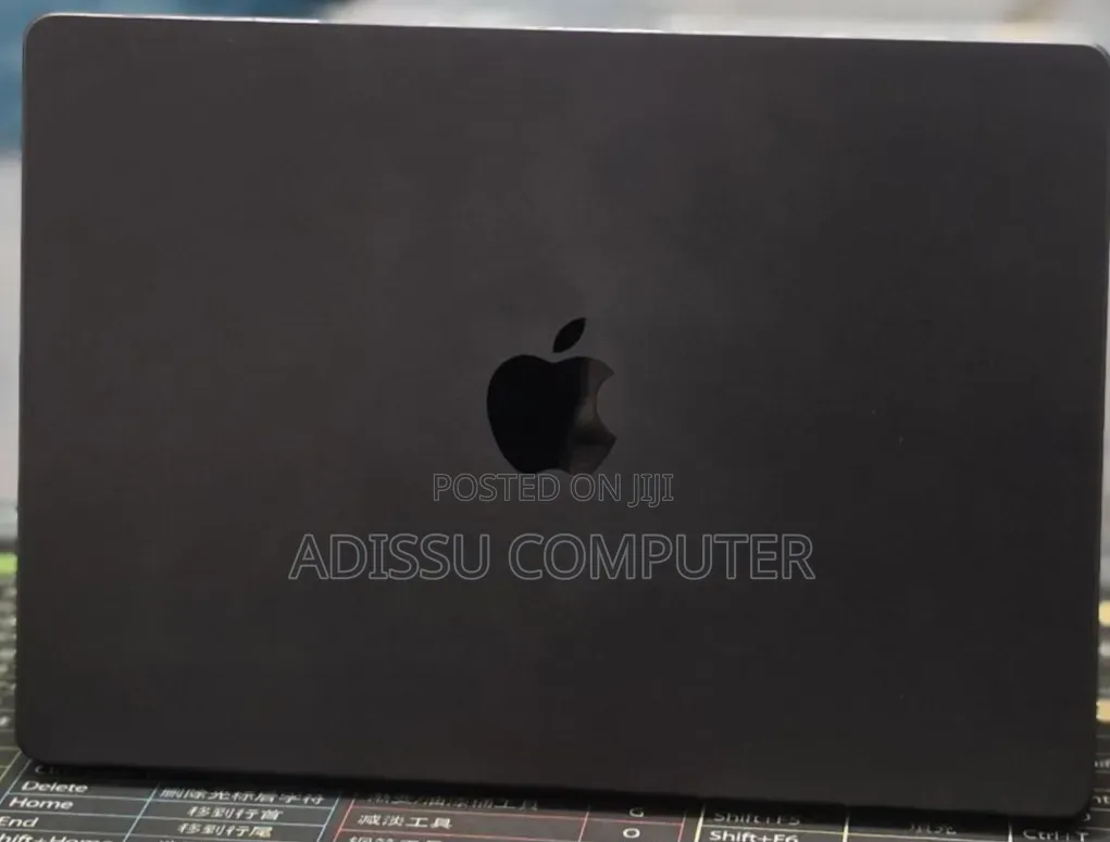 New Laptop Apple MacBook Air 2024 M3 16GB Apple M4 Pro SSD 512GB