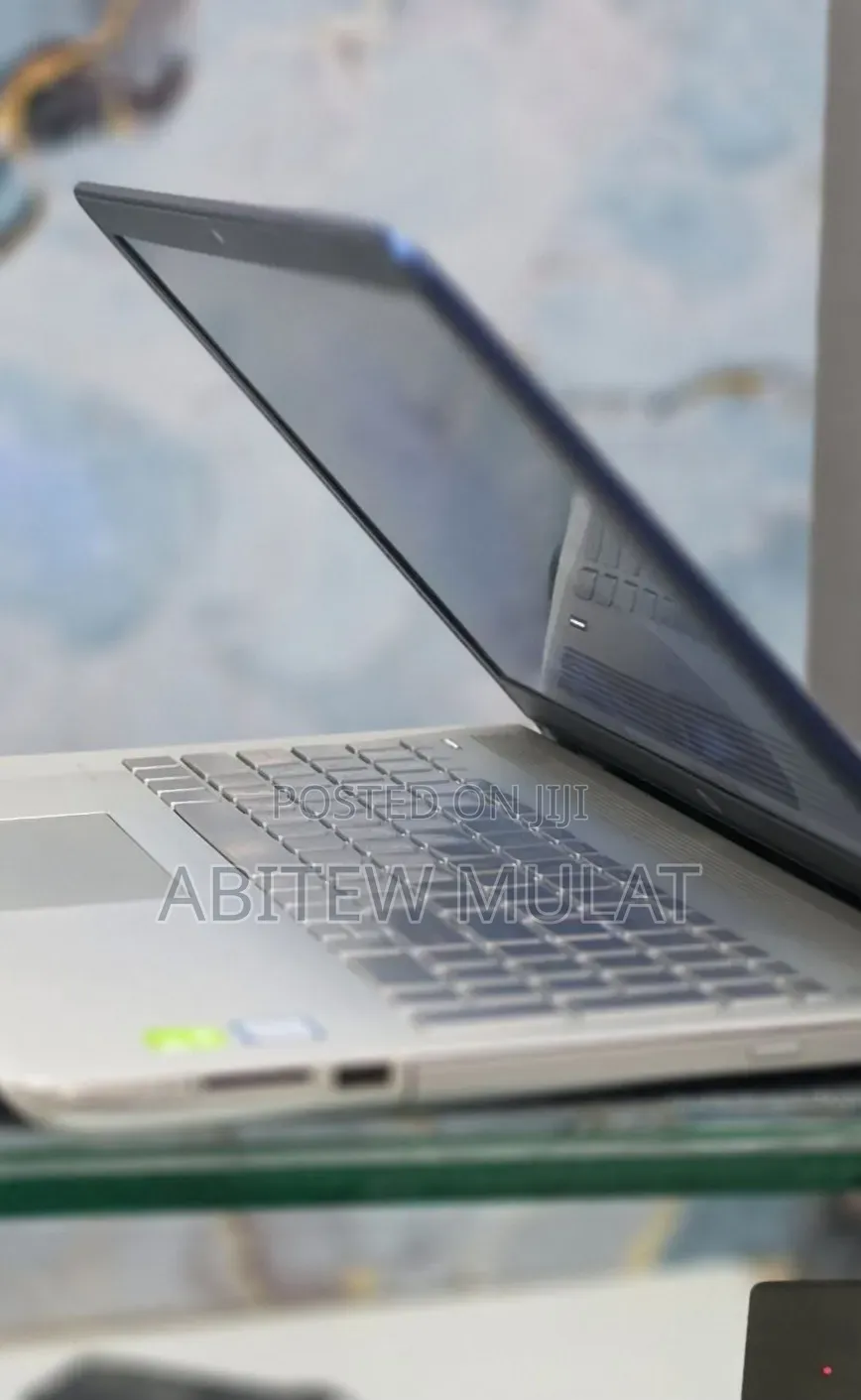 New Laptop HP Pavilion 15 12GB Intel Core i7 HDD 1T