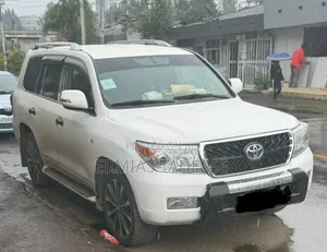 Toyota Land Cruiser 4.5 V8 VXR 2010 White