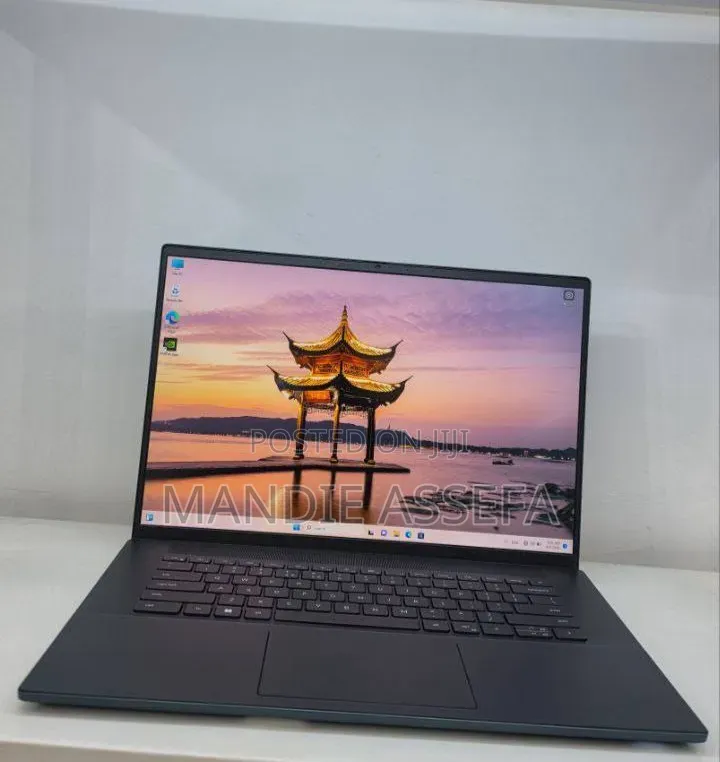 New Laptop Dell Inspiron 15 16GB Intel Core i7 SSD 512GB