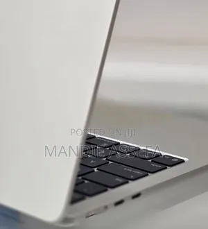 New Laptop Apple MacBook Air 2025 M4 16GB Apple M4 SSD 256GB