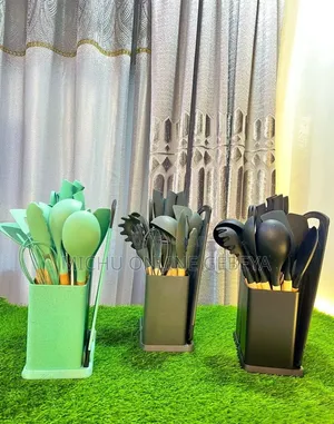 ከፍተኛ ሙቀት ከሚቋቋም ሲልከን የተሰሩ 19Pcs KITCHENWARE SET