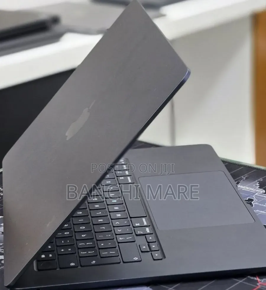 New Laptop Apple MacBook Air 2025 M4 16GB Apple M4 SSD 256GB