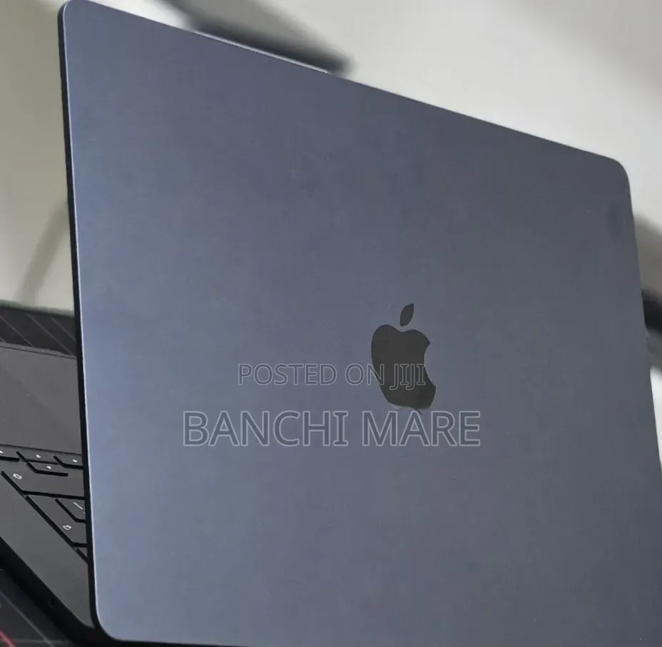 New Laptop Apple MacBook Air 2025 M4 16GB Apple M4 SSD 256GB