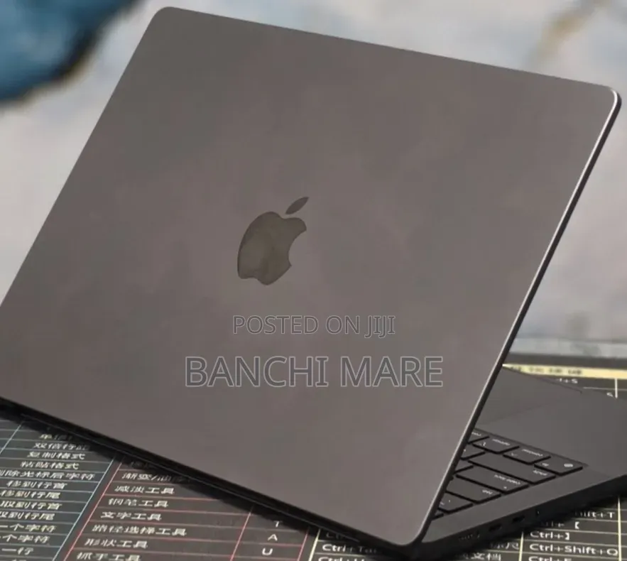 New Laptop Apple MacBook Pro 2024 M4 16GB Apple M4 SSD 512GB