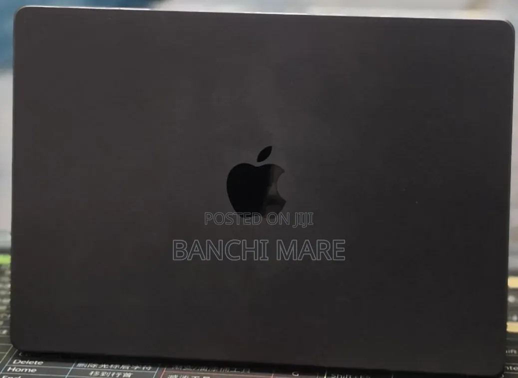 New Laptop Apple MacBook Pro 2024 M4 16GB Apple M4 SSD 512GB