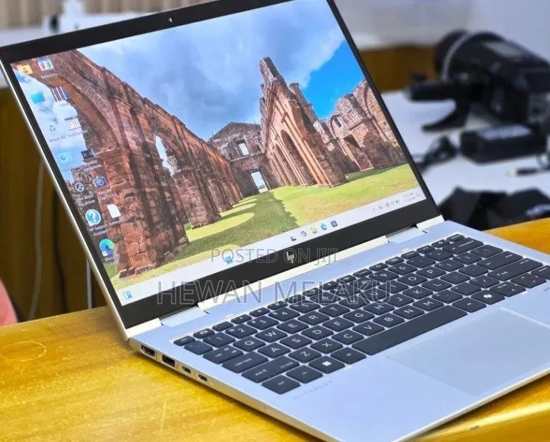 New Laptop HP Elitebook 830 G11 16GB Intel Core Ultra 7 SSD 512GB