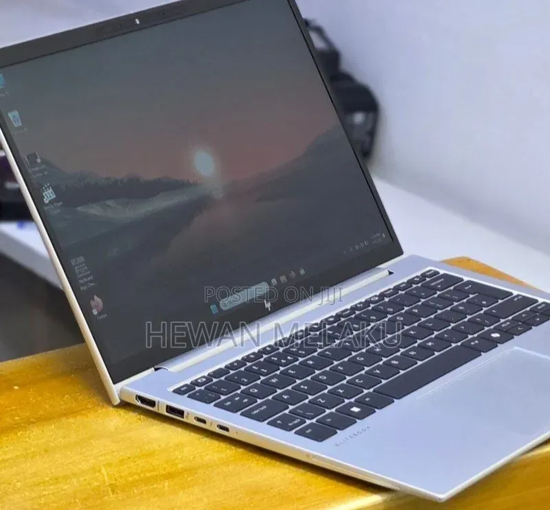 New Laptop HP Elitebook 830 G11 8GB Intel Core Ultra 7 SSD 512GB