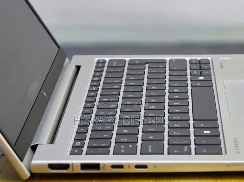 New Laptop HP Elitebook 830 G11 8GB Intel Core Ultra 7 SSD 512GB