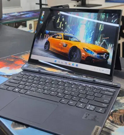 New Laptop Lenovo Yoga 700 16GB Intel Core i5 SSD 512GB