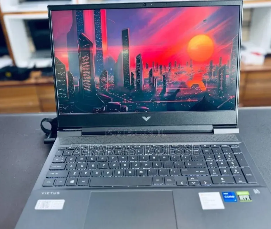 New Laptop HP Victus 16 16GB Intel Core i7 SSD 512GB