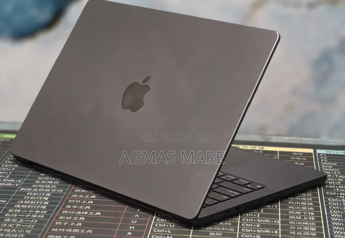 New Laptop Apple MacBook Pro 2024 M4 16GB Apple M4 SSD 512GB