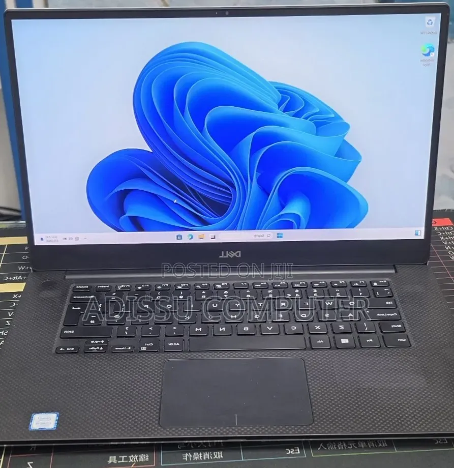 New Laptop Dell XPS 15 16GB Intel Core i5 SSD 512GB