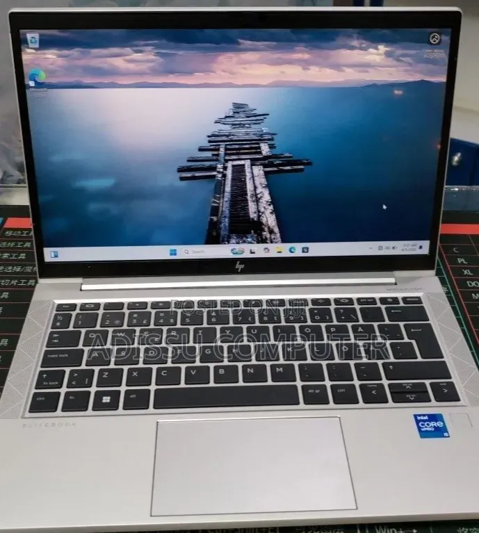 New Laptop HP EliteBook 830 G8 16GB Intel Core i5 SSD 512GB