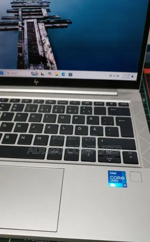 New Laptop HP EliteBook 830 G8 16GB Intel Core i5 SSD 512GB