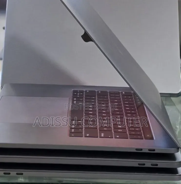 New Laptop Apple MacBook Pro 2017 16GB Apple M1 Pro SSD 512GB