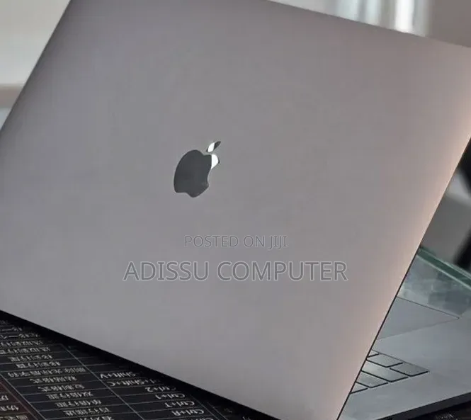 New Laptop Apple MacBook Pro 2018 32GB Intel Core i7 SSD 1T