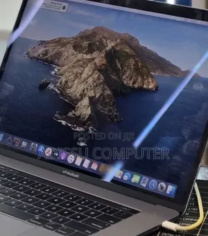 New Laptop Apple MacBook Pro 2018 32GB Intel Core i7 SSD 1T