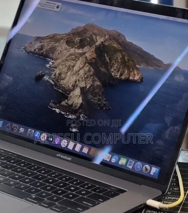 New Laptop Apple MacBook Pro 2018 32GB Intel Core i7 SSD 1T