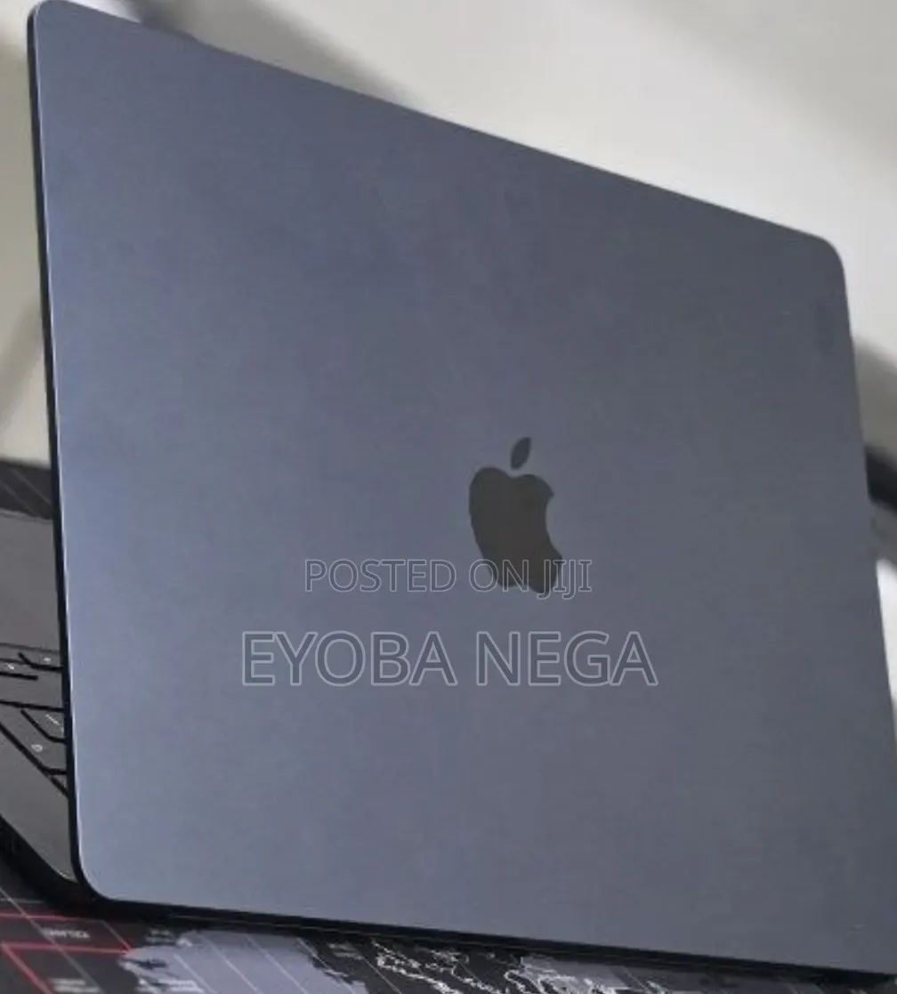 New Laptop Apple MacBook Air 2025 M4 16GB Apple M4 SSD 256GB