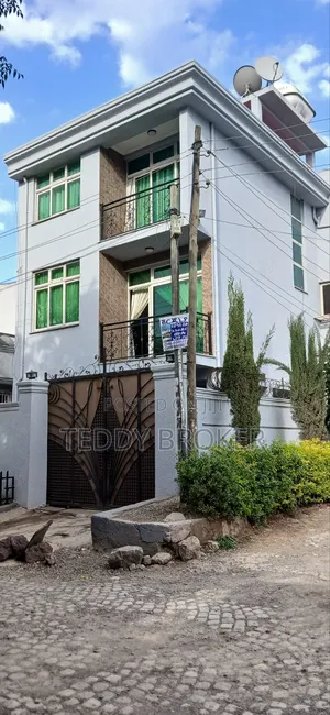 7bdrm House in Lebu, Nifas Silk-Lafto for sale