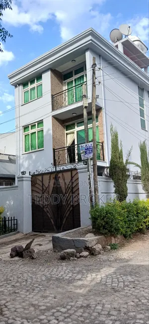 7bdrm House in Lebu, Nifas Silk-Lafto for sale