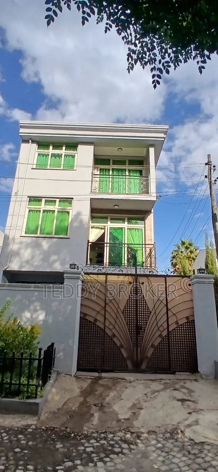 7bdrm House in Lebu, Nifas Silk-Lafto for sale