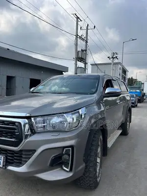 Toyota Hilux 2018 Silver