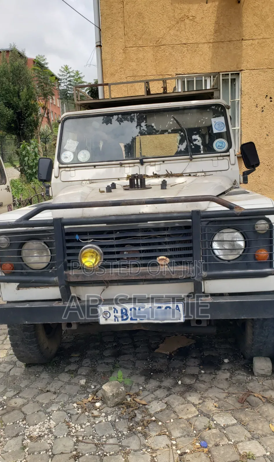 Land Rover Defender 2000 White